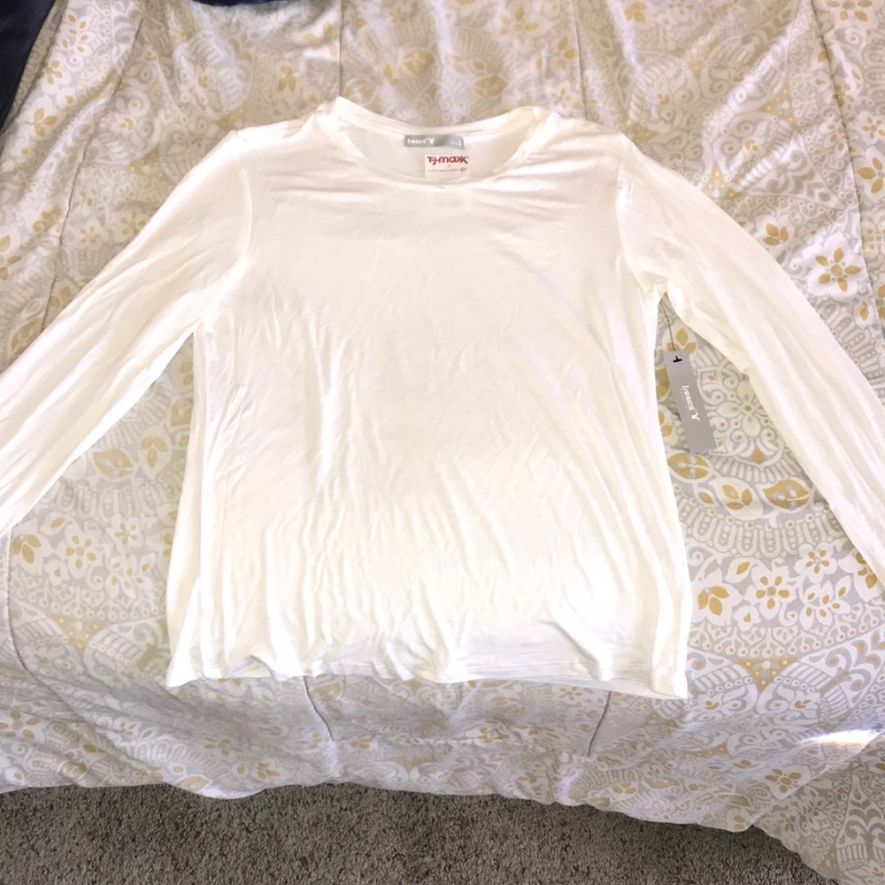 White long sleeve t-shirt